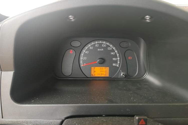 Used Wuling Zhiguang 2023 1.5L Practical Version 5/7 Seats Instrument Cluster