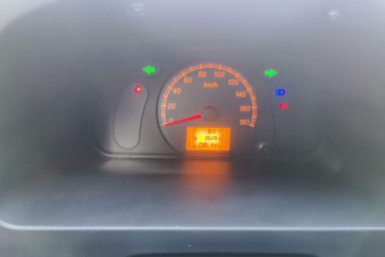Used Wuling Zhiguang 2023 1.5L Practical Version 5/7 Seats Instrument Cluster