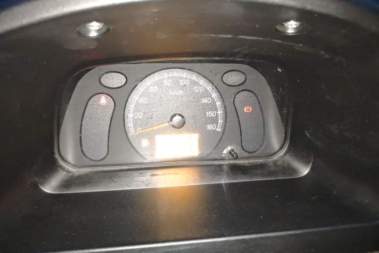 Used Wuling Zhiguang 2023 1.5L Utility Version with Enclosed Windows 2 Seats Instrument Cluster