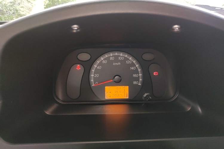 Used Wuling Zhiguang 2023 1.5L Practical Version 5/7 Seats Instrument Cluster