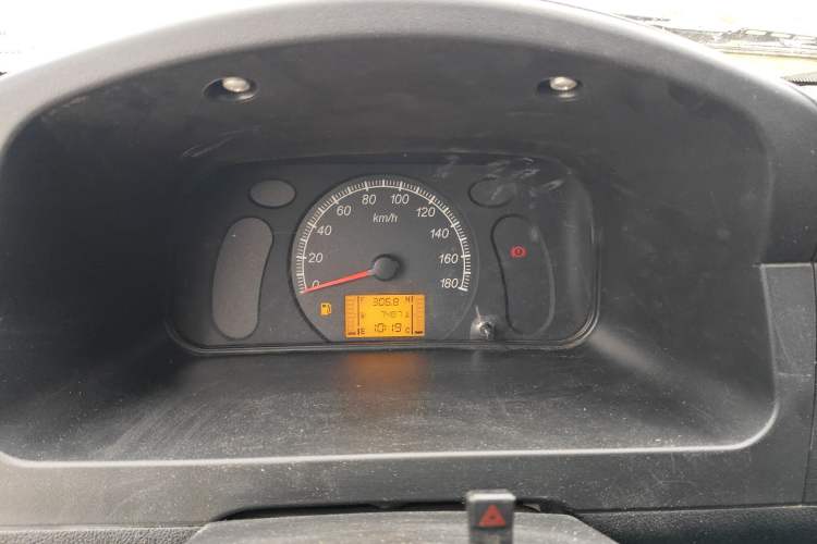 Used Wuling Zhiguang 2023 1.5L Utility Version with Enclosed Windows 2 Seats Instrument Cluster