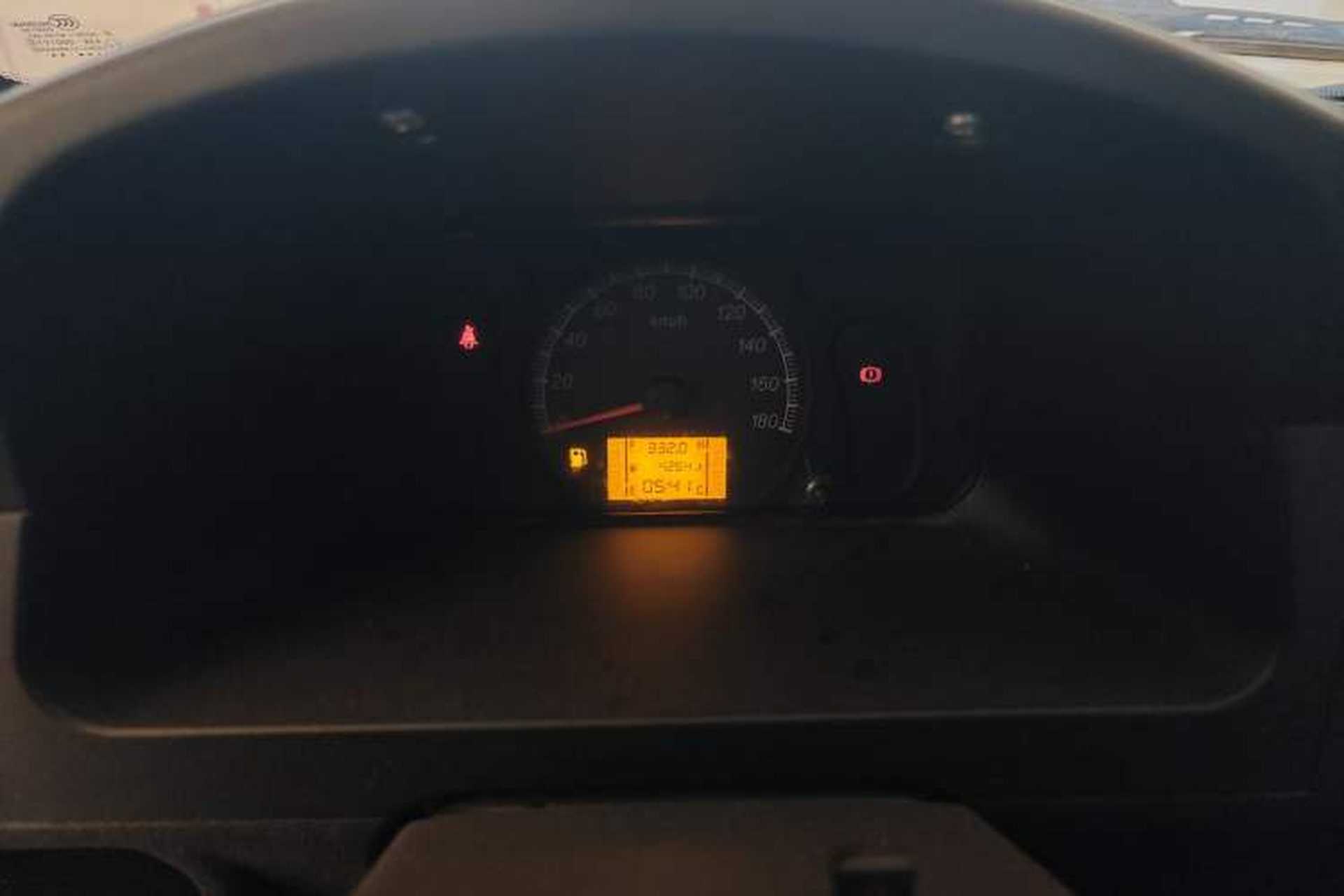 Used Wuling Zhiguang 2023 1.5L Practical Version 5/7 Seats Instrument Cluster