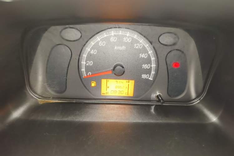 Used Wuling Zhiguang 2023 1.5L Practical Version 5/7 Seats Instrument Cluster
