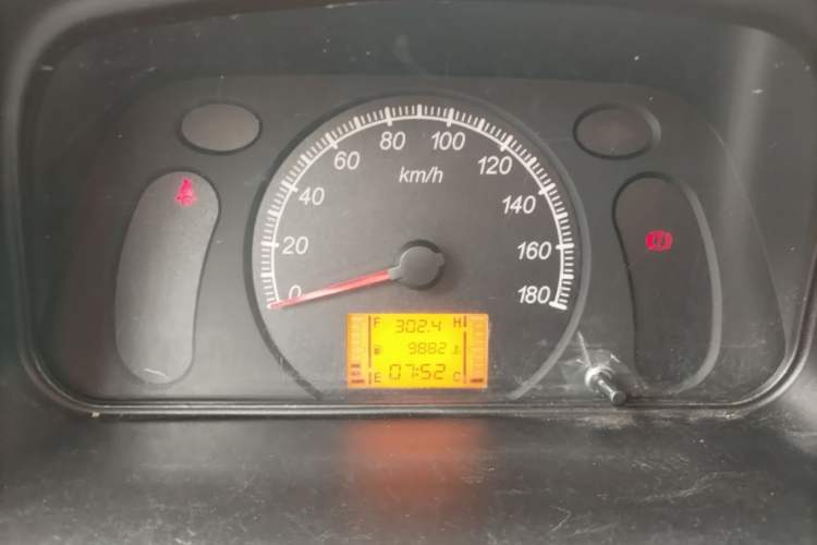 Used Wuling Zhiguang 2023 1.5L Practical Version 5/7 Seats Instrument Cluster