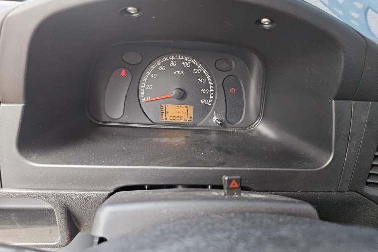 Used Wuling Zhiguang 2023 1.5L Practical Version 5/7 Seats Instrument Cluster