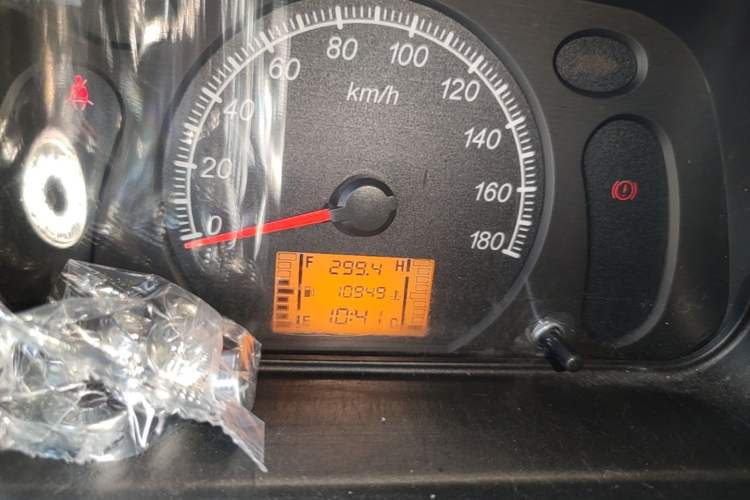 Used Wuling Zhiguang 2023 1.5L Practical Version 5/7 Seats Instrument Cluster