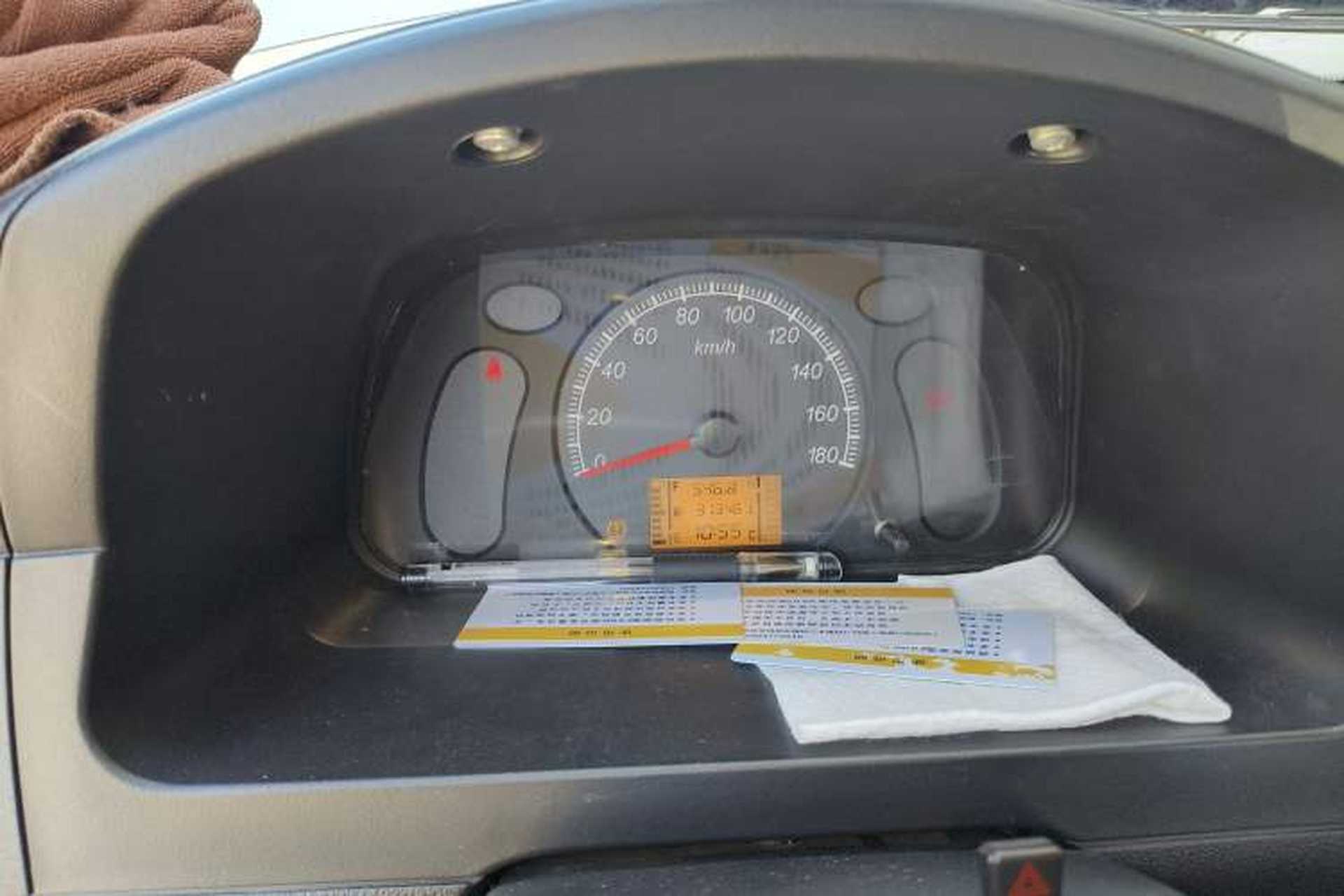 Used Wuling Zhiguang 2023 1.5L Practical Version 5/7 Seats Instrument Cluster