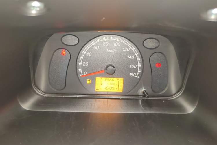 Used Wuling Zhiguang 2023 1.5L Practical Version 5/7 Seats Instrument Cluster