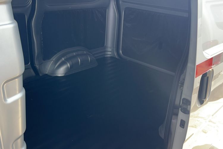 Used Wuling Zhiguang 2023 1.5L Utility Version with Enclosed Windows 2 Seats Interior 1