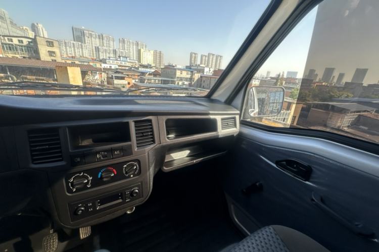 Used Wuling Zhiguang 2023 1.5L Utility Version with Enclosed Windows 2 Seats Interior 1