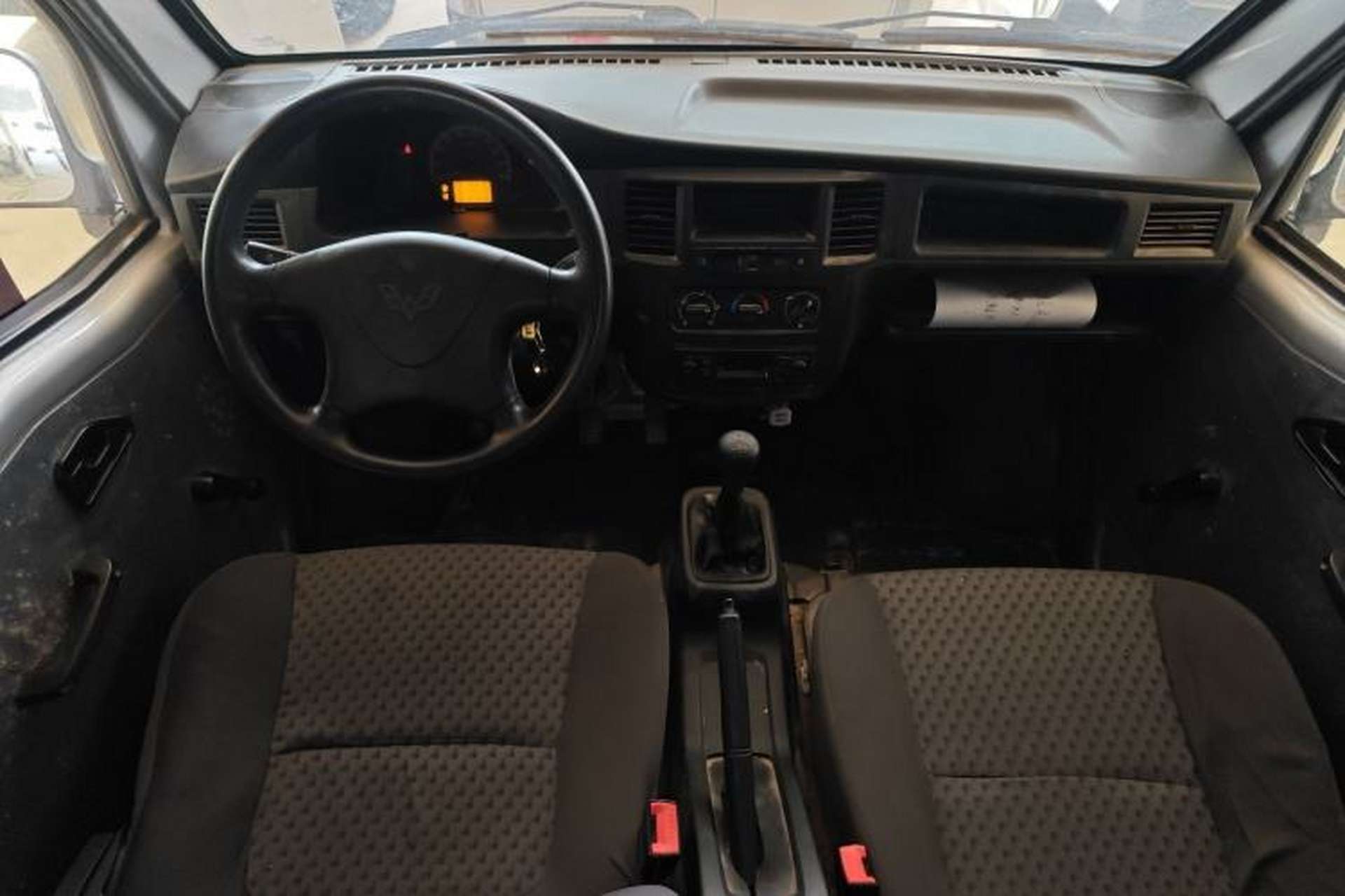 Used Wuling Zhiguang 2023 1.5L Practical Version 5/7 Seats Interior 2