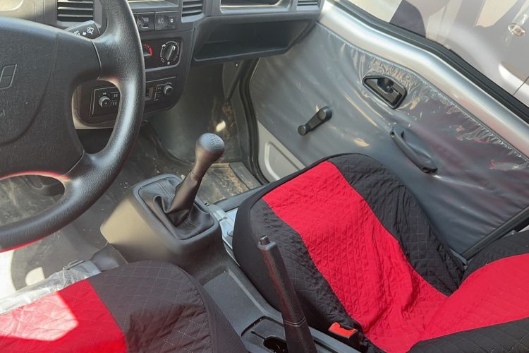 Used Wuling Zhiguang 2023 1.5L Practical Version 5/7 Seats Interior 3