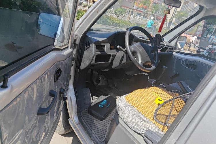 Used Wuling Zhiguang 2023 1.5L Practical Version 5/7 Seats Interior 3