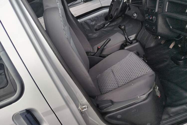 Used Wuling Zhiguang 2023 1.5L Practical Version 5/7 Seats Interior 5
