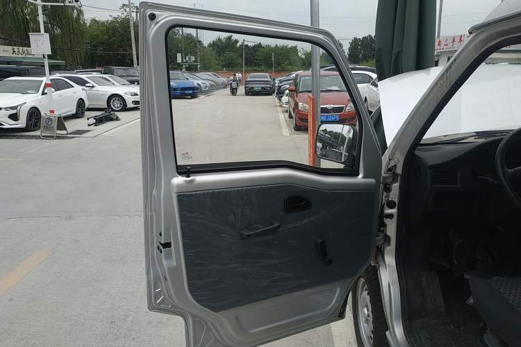 Used Wuling Zhiguang 2023 1.5L Practical Version 5/7 Seats Left Front Door Interior