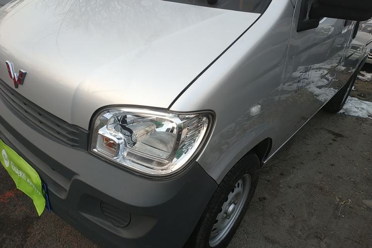 Used Wuling Zhiguang 2023 1.5L Practical Version 5/7 Seats Left Front Headlight