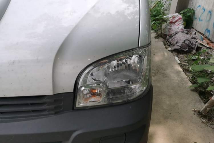 Used Wuling Zhiguang 2023 1.5L Practical Version 5/7 Seats Left Front Headlight