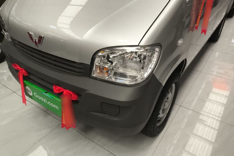Used Wuling Zhiguang 2023 1.5L Practical Version 5/7 Seats Left Front Headlight