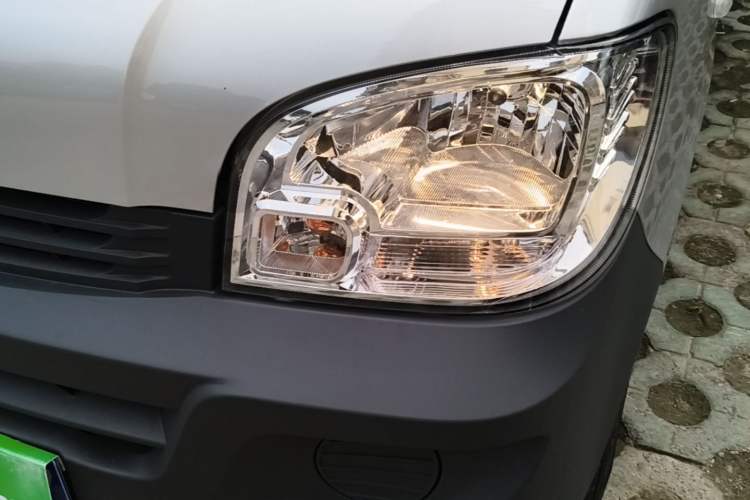 Used Wuling Zhiguang 2023 1.5L Practical Version 5/7 Seats Left Front Headlight