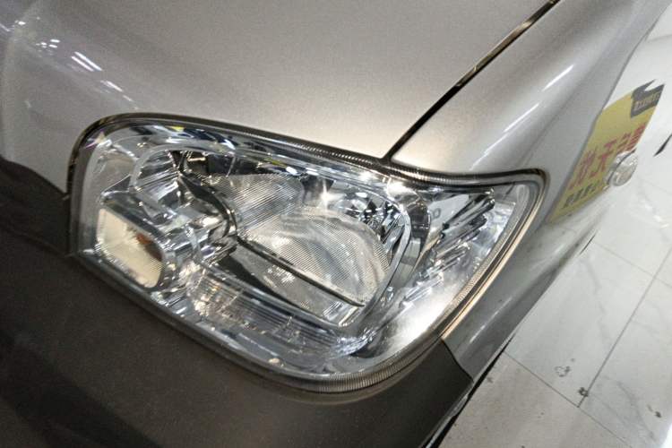 Used Wuling Zhiguang 2023 1.5L Utility Version with Enclosed Windows 2 Seats Left Front Headlight