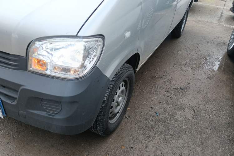 Used Wuling Zhiguang 2023 1.5L Practical Version 5/7 Seats Left Front Headlight