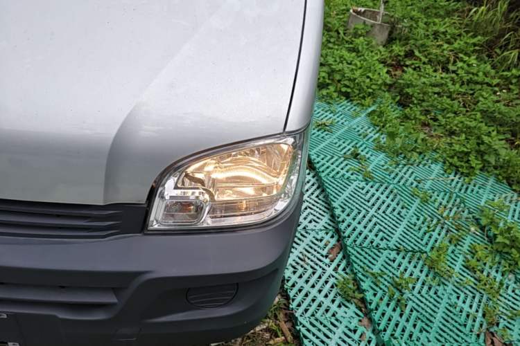 Used Wuling Zhiguang 2023 1.5L Practical Version 5/7 Seats Left Front Headlight