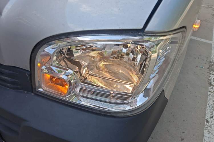 Used Wuling Zhiguang 2023 1.5L Practical Version 5/7 Seats Left Front Headlight