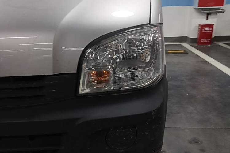 Used Wuling Zhiguang 2023 1.5L Practical Version 5/7 Seats Left Front Headlight
