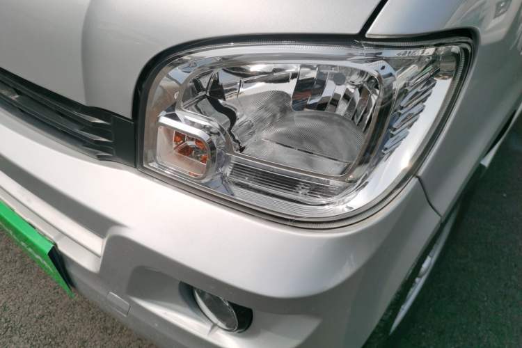 Used Wuling Zhiguang 2023 1.5L Practical Version 5/7 Seats Left Front Headlight