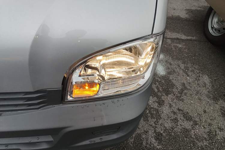 Used Wuling Zhiguang 2023 1.5L Practical Version 5/7 Seats Left Front Headlight