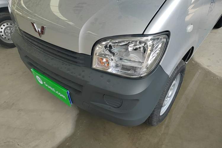 Used Wuling Zhiguang 2023 1.5L Practical Version 5/7 Seats Left Front Headlight