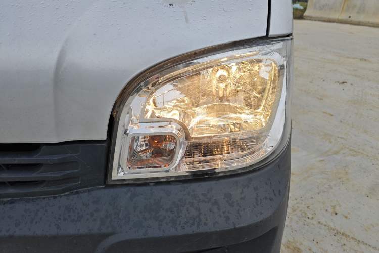 Used Wuling Zhiguang 2023 1.5L Utility Version with Enclosed Windows 2 Seats Left Front Headlight