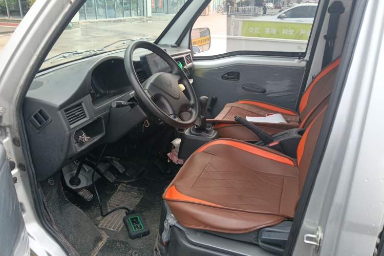Used Wuling Zhiguang 2023 1.5L Practical Version 5/7 Seats Left Front Seat