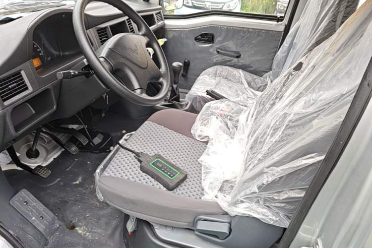 Used Wuling Zhiguang 2023 1.5L Practical Version 5/7 Seats Left Front Seat