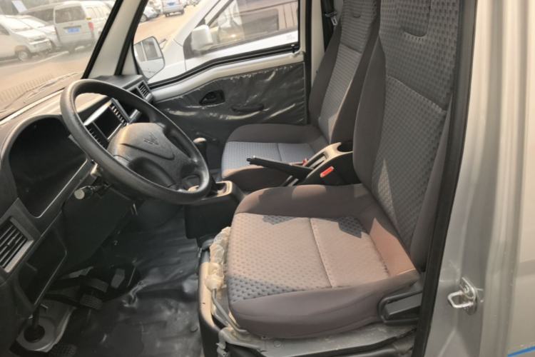 Used Wuling Zhiguang 2023 1.5L Practical Version 5/7 Seats Left Front Seat