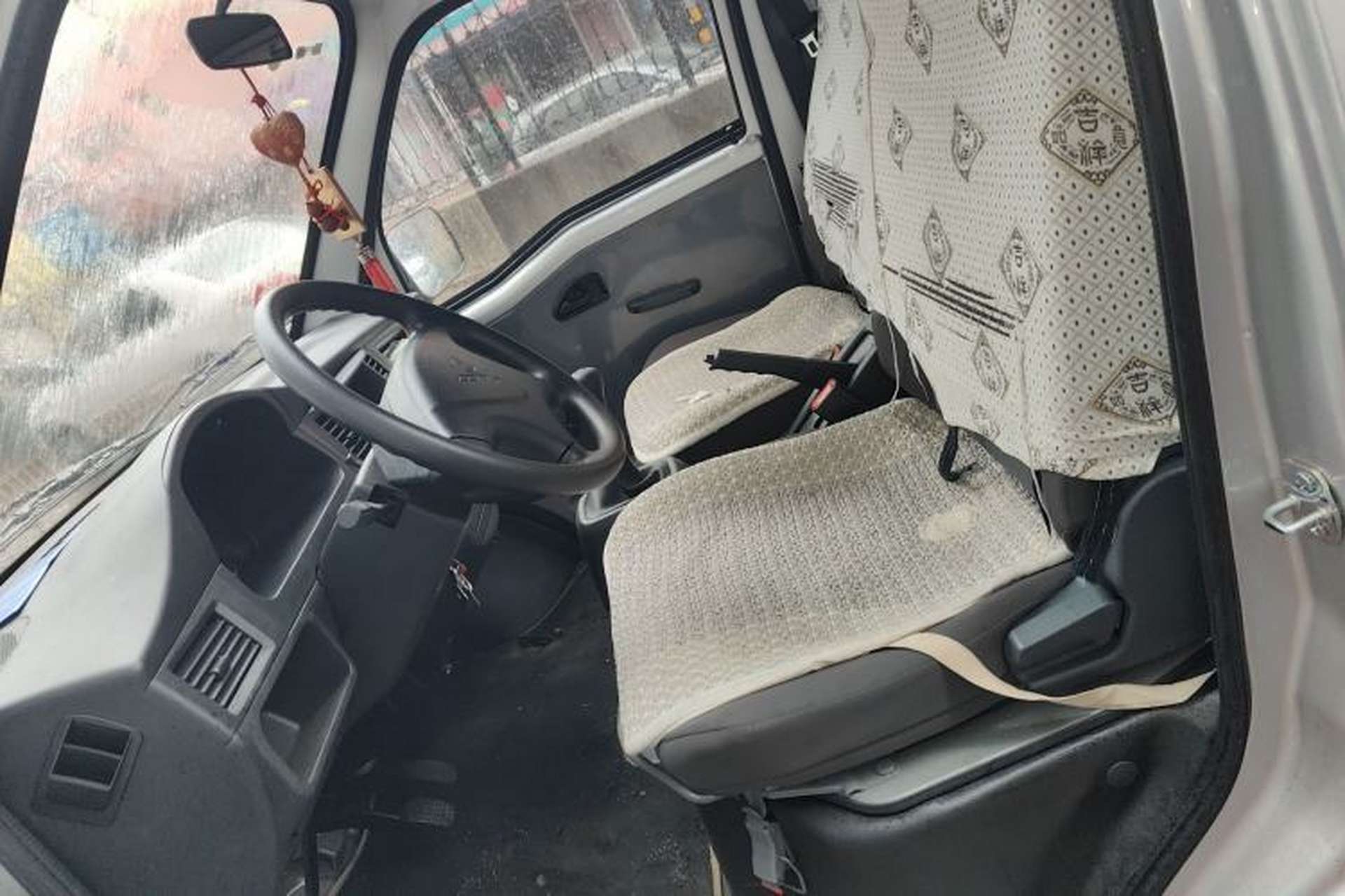 Used Wuling Zhiguang 2023 1.5L Practical Version 5/7 Seats Left Front Seat