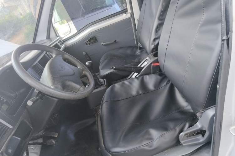 Used Wuling Zhiguang 2023 1.5L Practical Version 5/7 Seats Left Front Seat