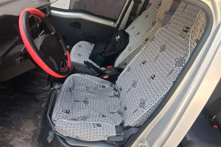 Used Wuling Zhiguang 2023 1.5L Practical Version 5/7 Seats Left Front Seat