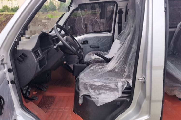 Used Wuling Zhiguang 2023 1.5L Practical Version 5/7 Seats Left Front Seat