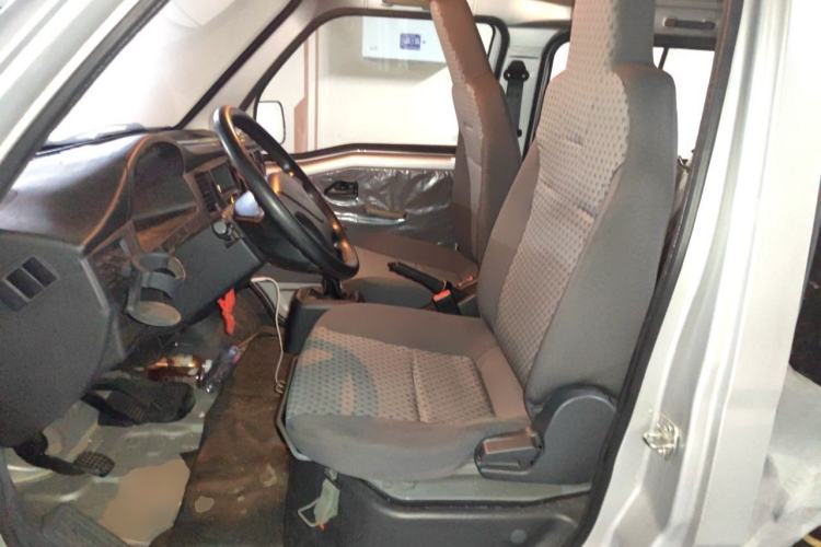 Used Wuling Zhiguang 2023 1.5L Practical Version 5/7 Seats Left Front Seat