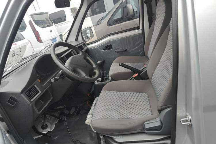 Used Wuling Zhiguang 2023 1.5L Practical Version 5/7 Seats Left Front Seat