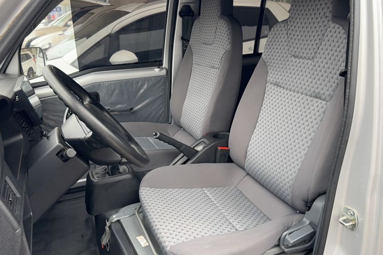 Used Wuling Zhiguang 2023 1.5L Practical Version 5/7 Seats Left Front Seat
