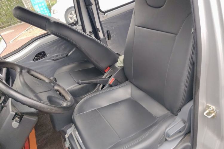 Used Wuling Zhiguang 2023 1.5L Practical Version 5/7 Seats Left Front Seat