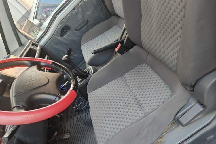 Used Wuling Zhiguang 2023 1.5L Practical Version 5/7 Seats Left Front Seat