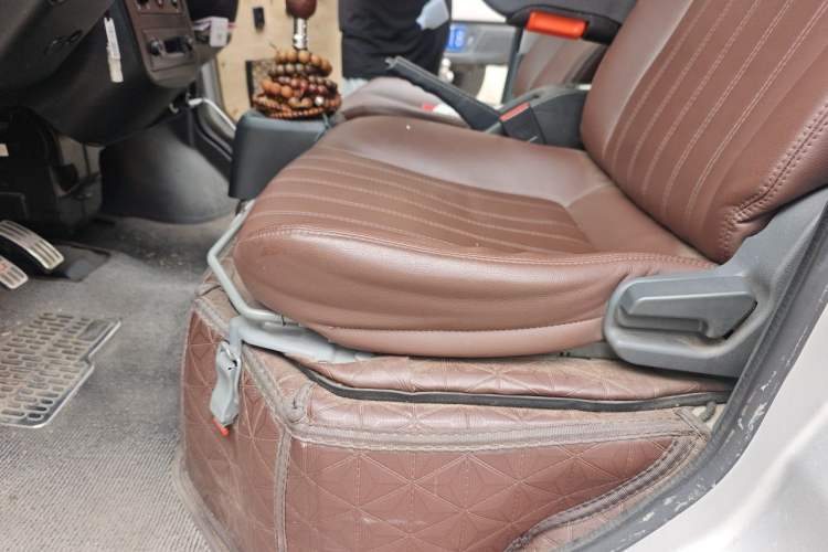 Used Wuling Zhiguang 2023 1.5L Practical Version 5/7 Seats Left Front Seat