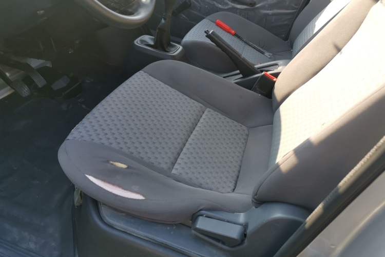 Used Wuling Zhiguang 2023 1.5L Practical Version 5/7 Seats Left Front Seat