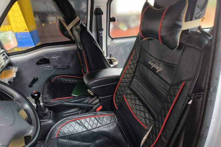 Used Wuling Zhiguang 2023 1.5L Practical Version 5/7 Seats Left Front Seat