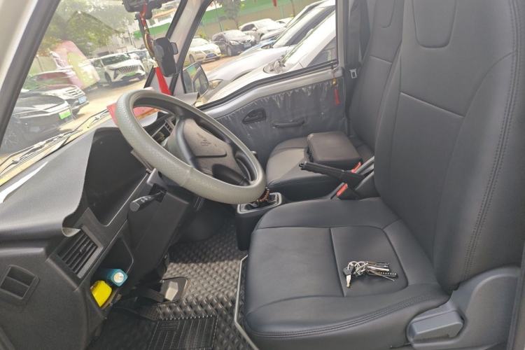 Used Wuling Zhiguang 2023 1.5L Practical Version 5/7 Seats Left Front Seat
