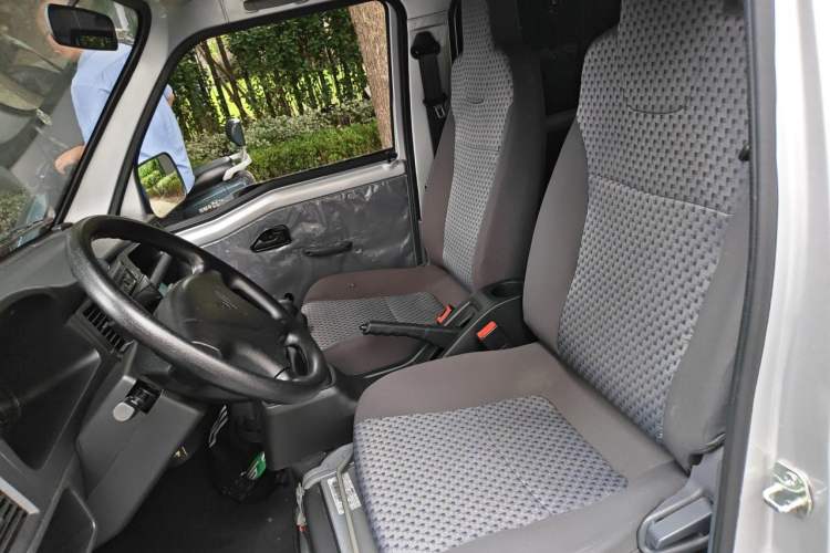 Used Wuling Zhiguang 2023 1.5L Practical Version 5/7 Seats Left Front Seat