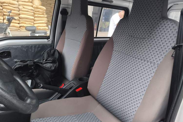 Used Wuling Zhiguang 2023 1.5L Practical Version 5/7 Seats Left Front Seat